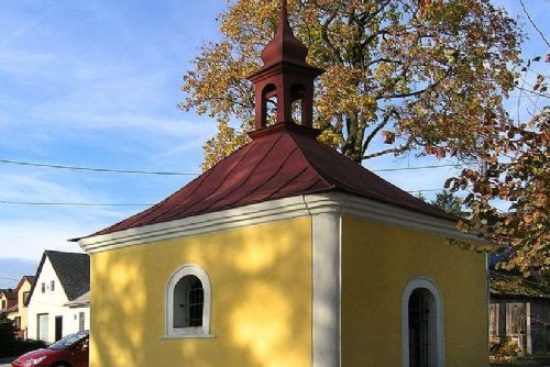 Foto: Unikátní fresky z 19. století odhaleny v Bílém Kameni