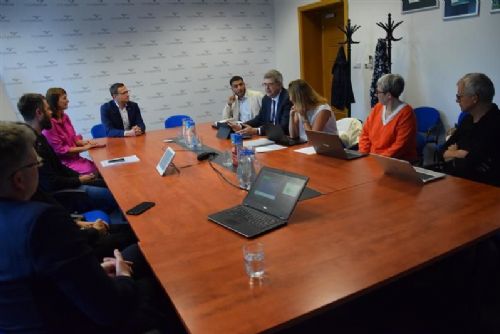 Foto: Francouzská delegace ocenila projekty žáků na Vysočině