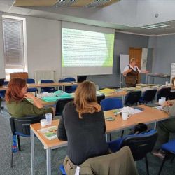 „Lesní tajemství: Od jedlých rostlin po praktickou lesní pedagogiku“