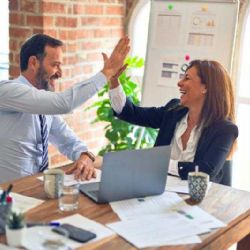 Vysočina zdvojnásobuje podporu malým podnikatelům: 18 milionů korun nově celoplošně