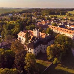 Zámek Police na Vysočině: Otevření 31. května 2025 s unikátními expozicemi