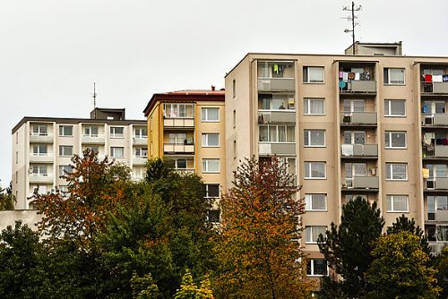 Foto: Žďár nad Sázavou bojuje s bytovou krizí: Řešení v odkupu soukromých bytů