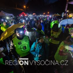 Jihlavou proletěl Noční běh pro Světlušku