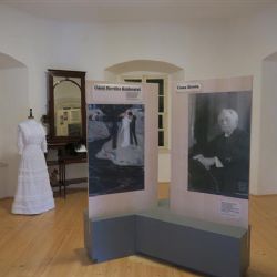 Lukavecký hříbek: Památník básníka Sovy láká návštěvníky