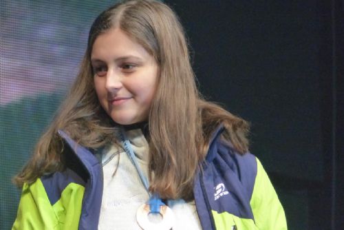 Foto: Sára Strnadová z Velkého Meziříčí je světovou juniorskou šampionkou ve snowboardcrossu