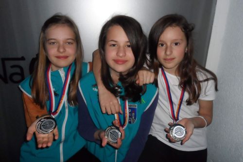 Obrázek - Stříbrné medailistky Pavlína Nymburská, Karolína Janů a Kateřina Hodinová
Foto: SSK Černovice